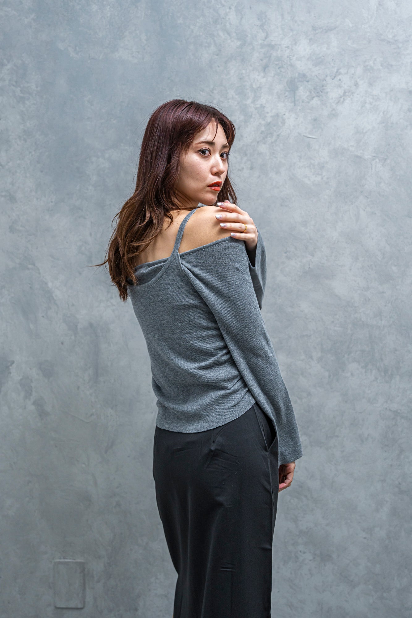 【即納】レイヤードオフショルダートップス