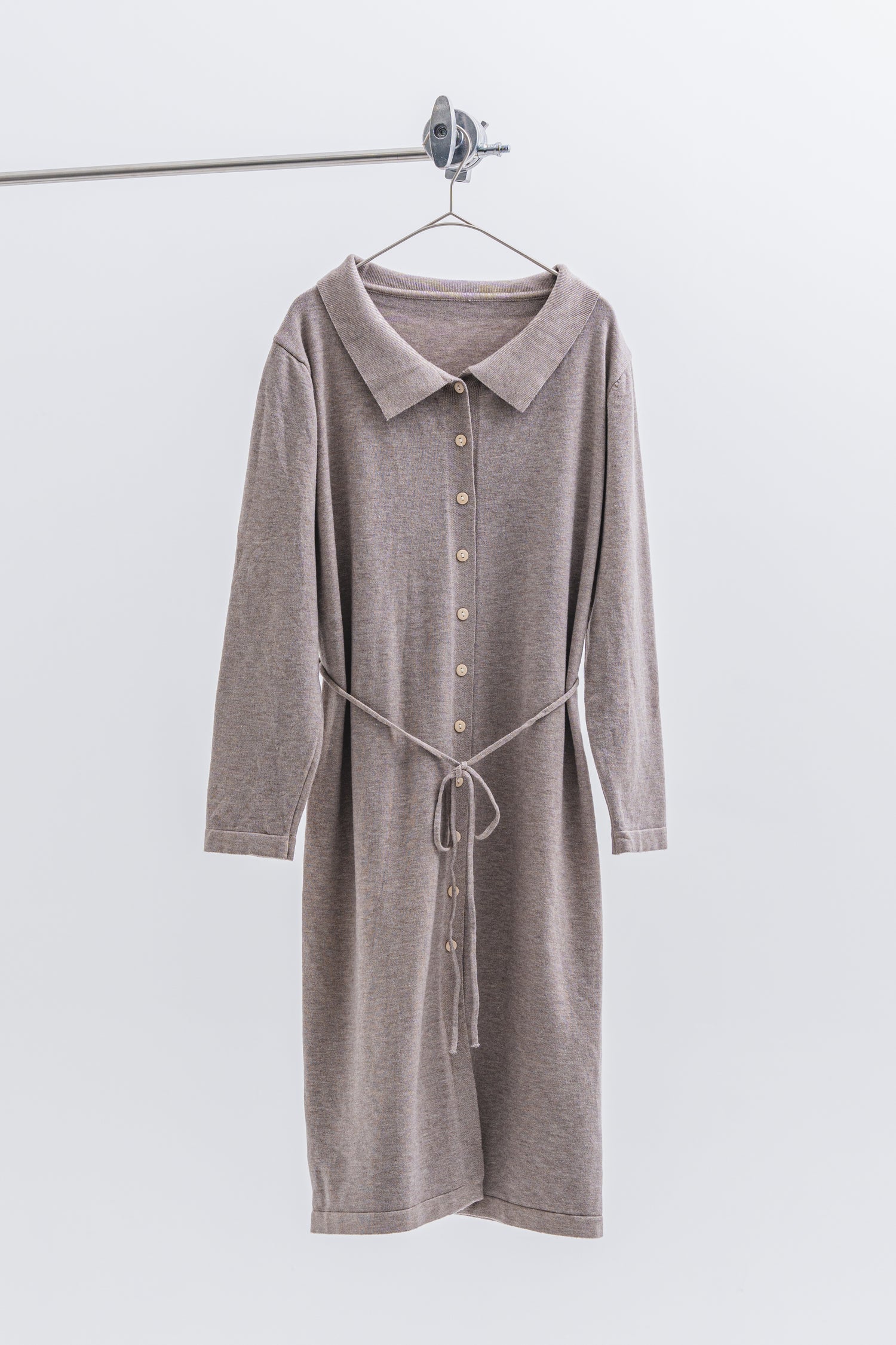 シンプルニットボタンワンピース