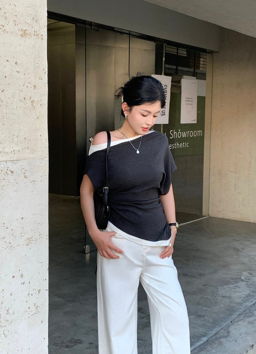 \ Limited Collection♡ /【即納】オフショルダーアシメTシャツ