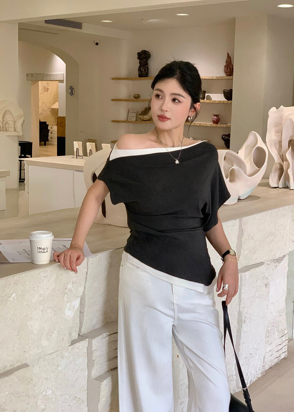 \ Limited Collection♡ /【即納】オフショルダーアシメTシャツ