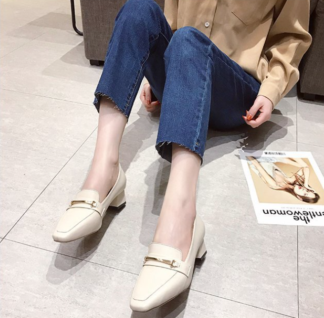 ゴールドアクセントモダンローファー