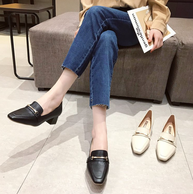 ゴールドアクセントモダンローファー