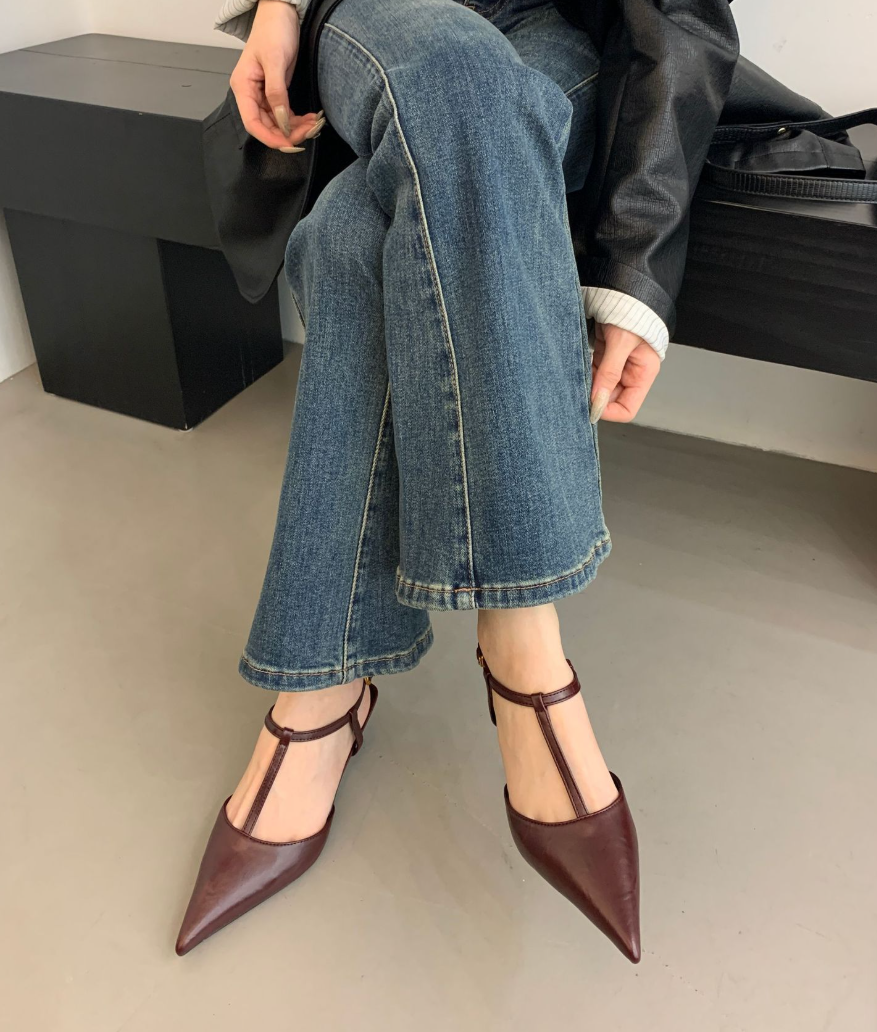 クラシックストラップパンプス