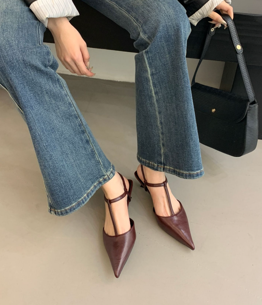 クラシックストラップパンプス