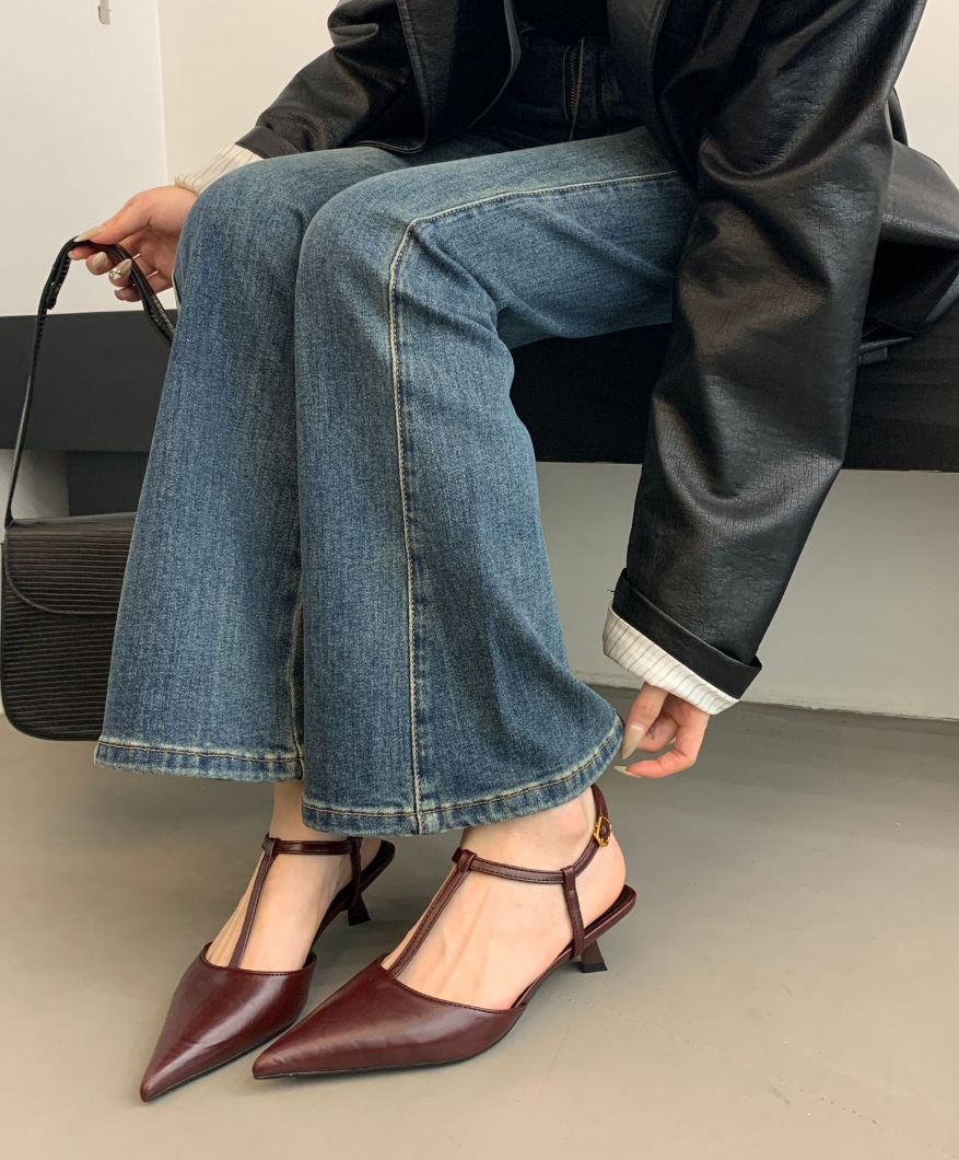 クラシックストラップパンプス