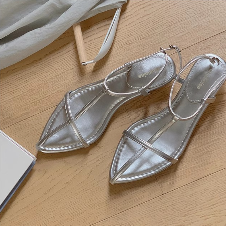 ストラップフラットシューズ