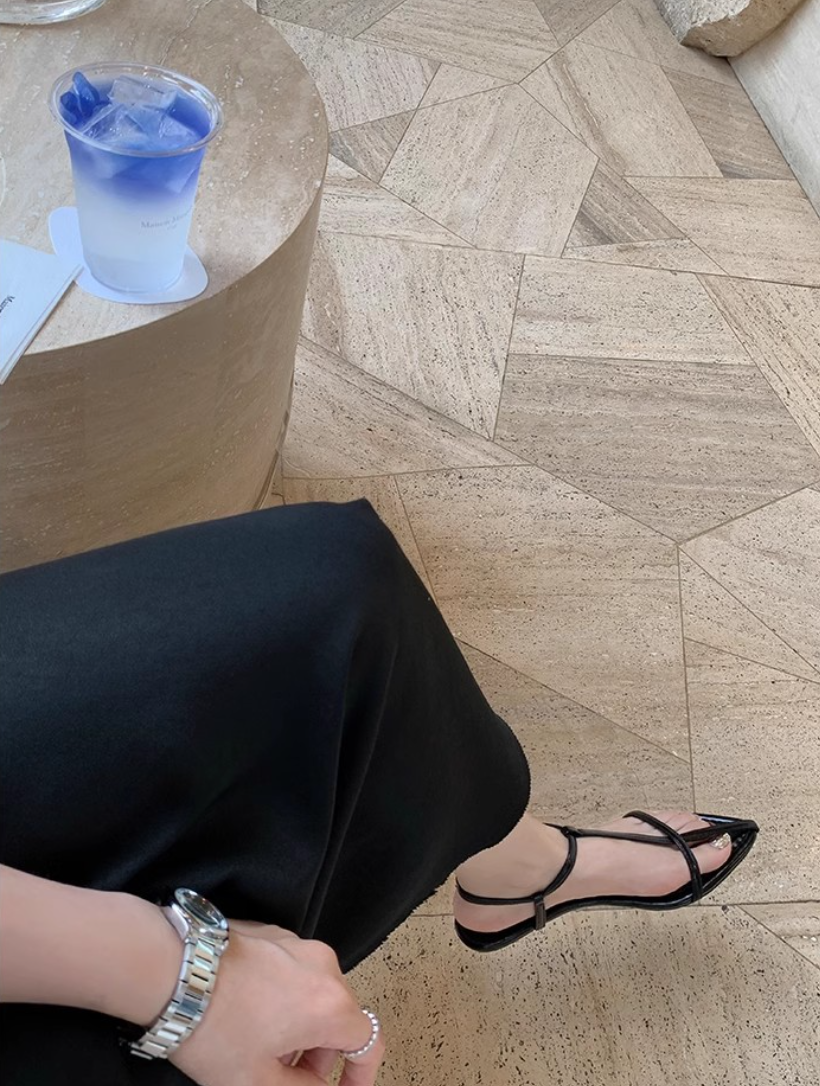 ストラップフラットシューズ