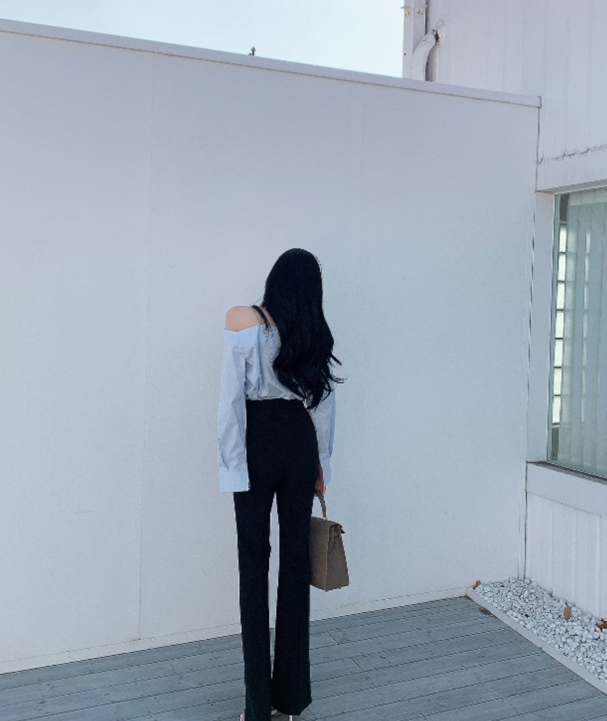 即納【新作 3/13(金)PM12:00~販売START】アシンメトリーカットアウトシャツ