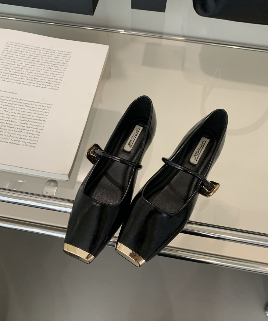 メタルトゥスクエアフラットシューズ