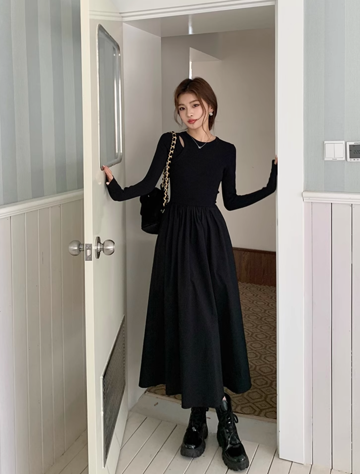 ショルダースリットワンピース