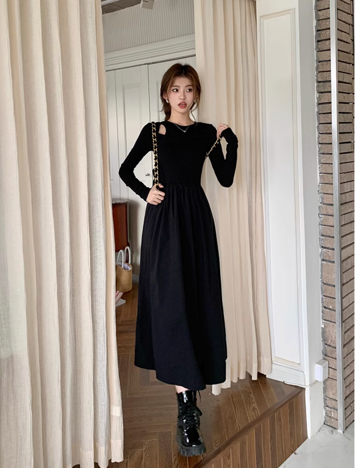 ショルダースリットワンピース