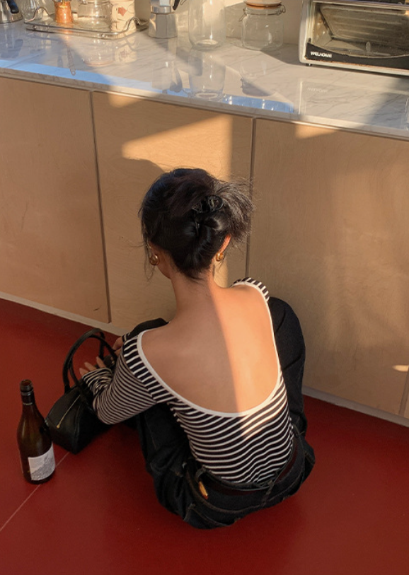 【即納】バックオープンボーダーカットソー