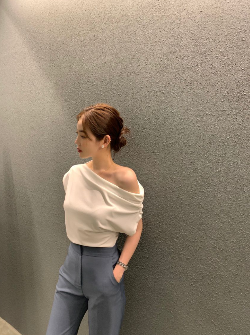 即納【新作 4/10(金)12:00~販売START】ギャザードレープワンショルトップス