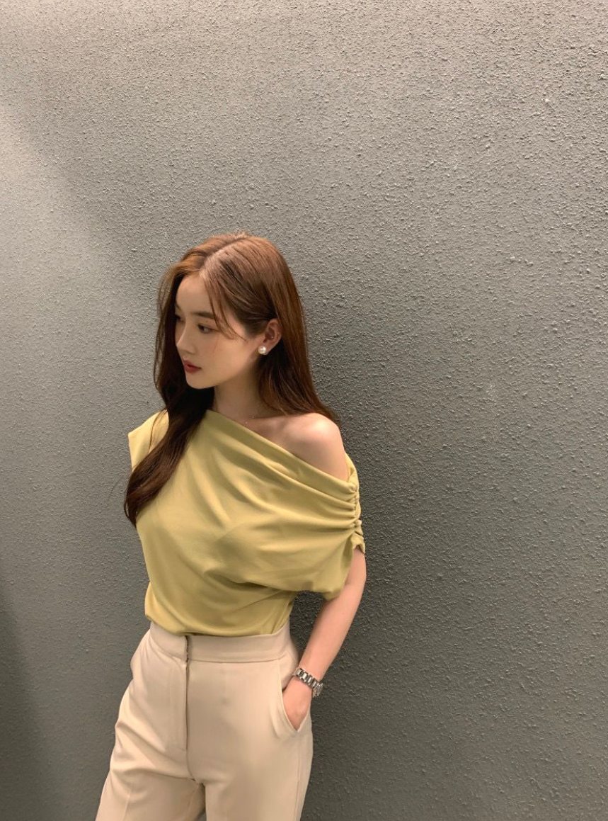 即納【新作 4/10(金)12:00~販売START】ギャザードレープワンショルトップス