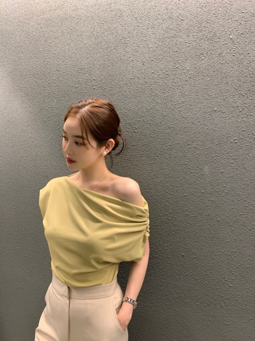 即納【新作 4/10(金)12:00~販売START】ギャザードレープワンショルトップス