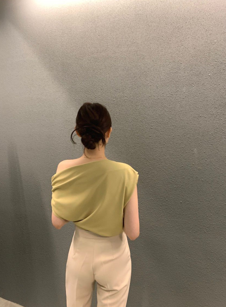 即納【新作 4/10(金)12:00~販売START】ギャザードレープワンショルトップス