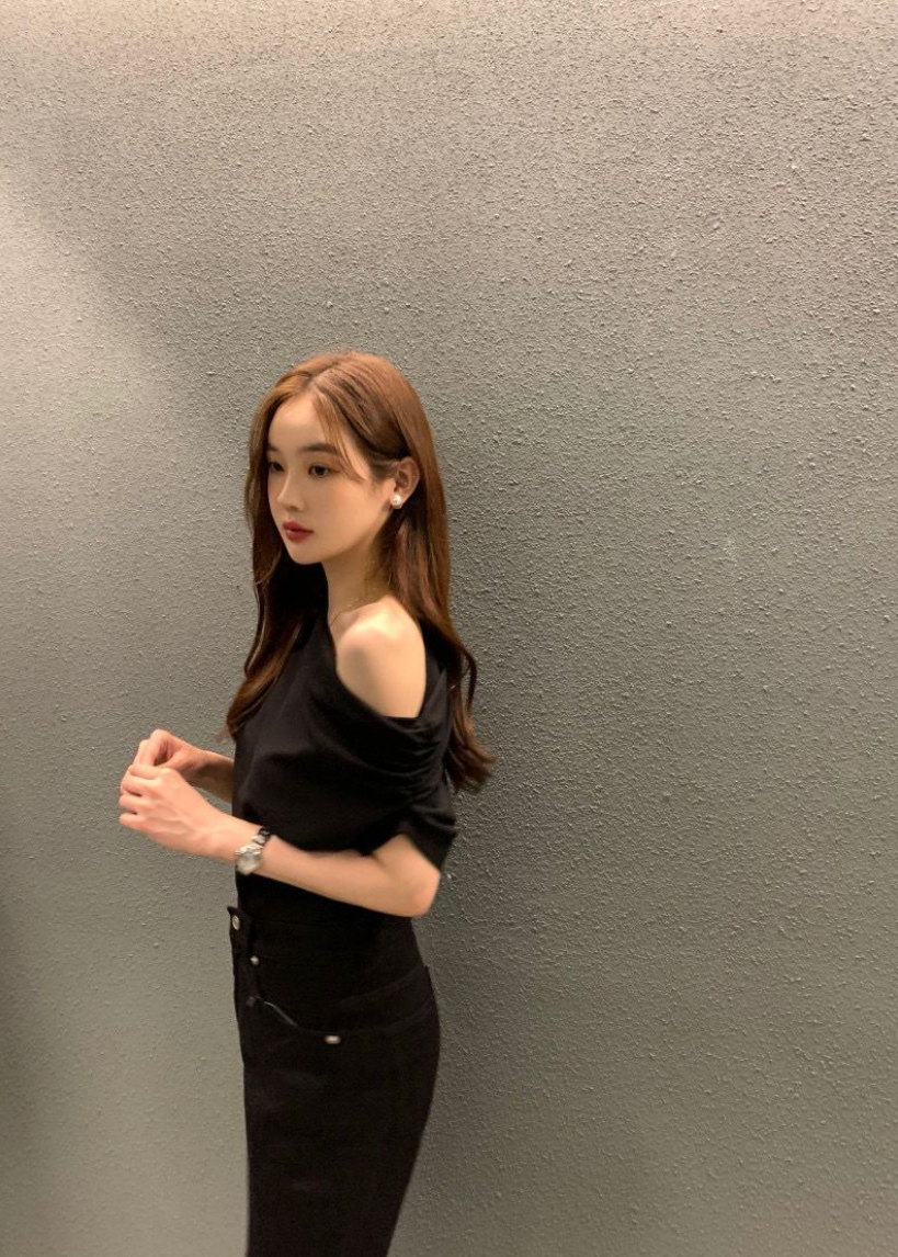 即納【新作 4/10(金)12:00~販売START】ギャザードレープワンショルトップス