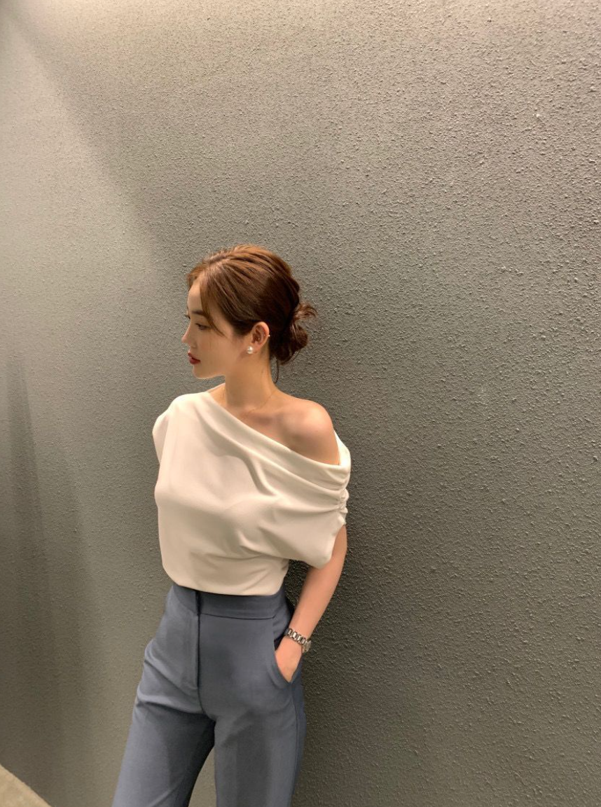 即納【新作 4/10(金)12:00~販売START】ギャザードレープワンショルトップス