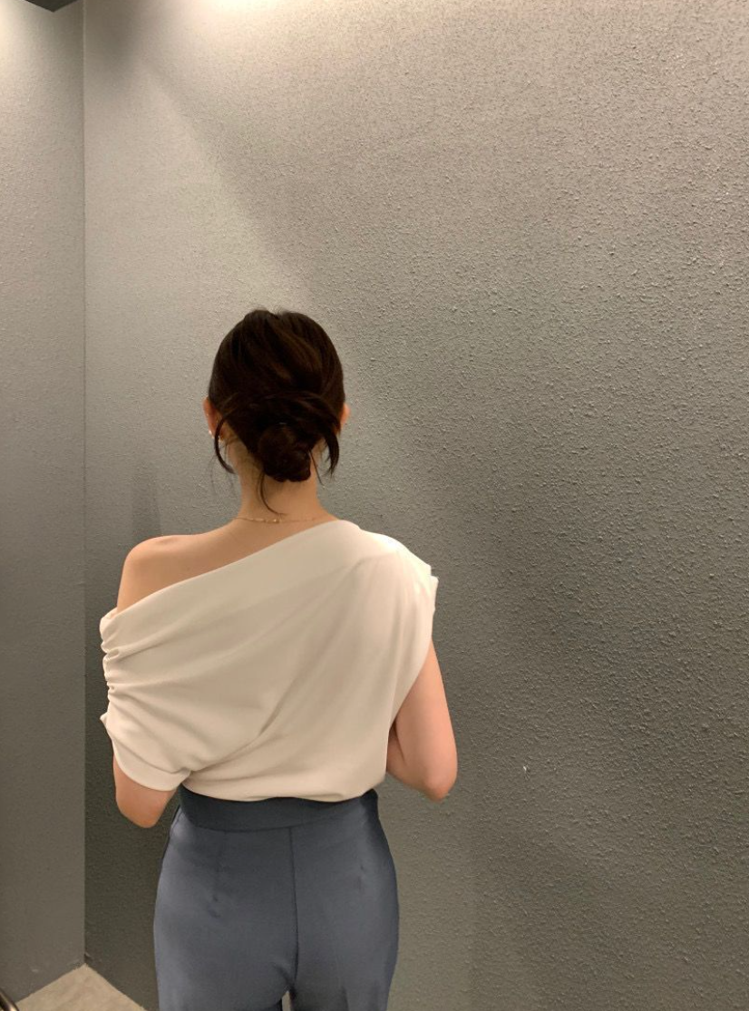 即納【新作 4/10(金)12:00~販売START】ギャザードレープワンショルトップス