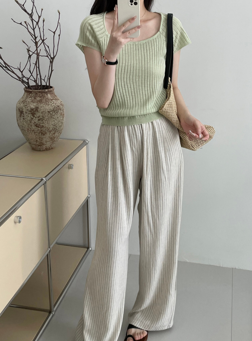 ピンストライプタックワイドパンツ