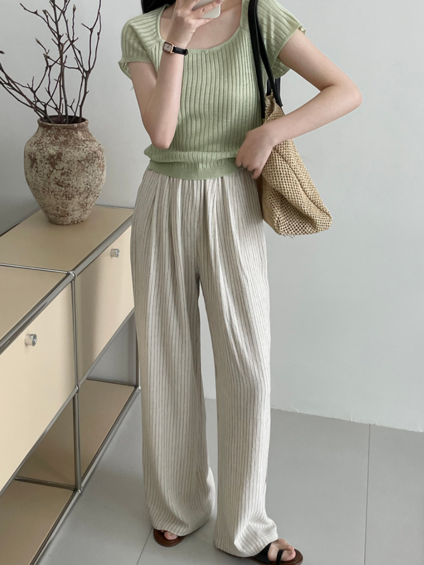 ピンストライプタックワイドパンツ