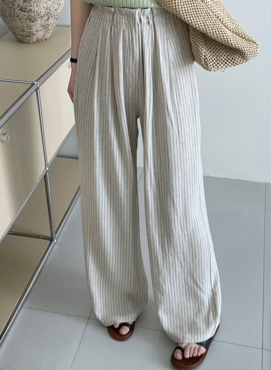 ピンストライプタックワイドパンツ