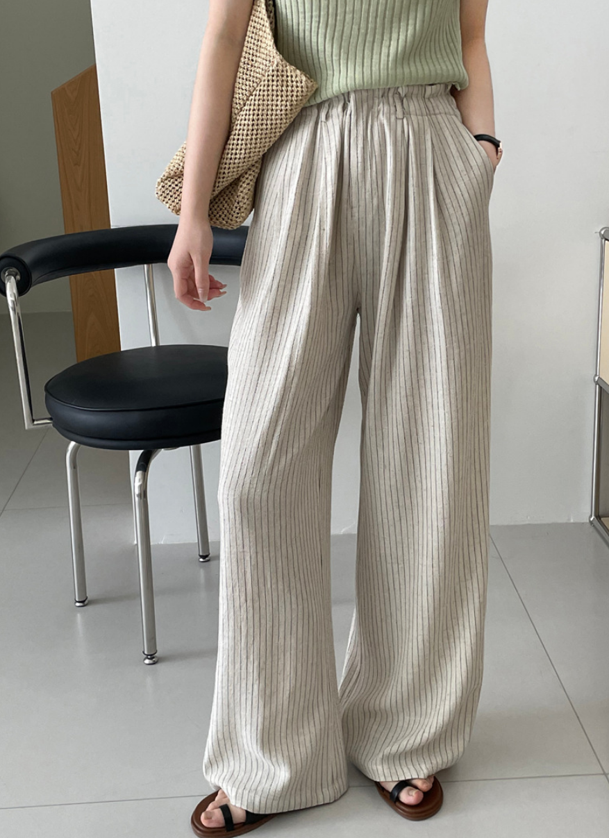 ピンストライプタックワイドパンツ