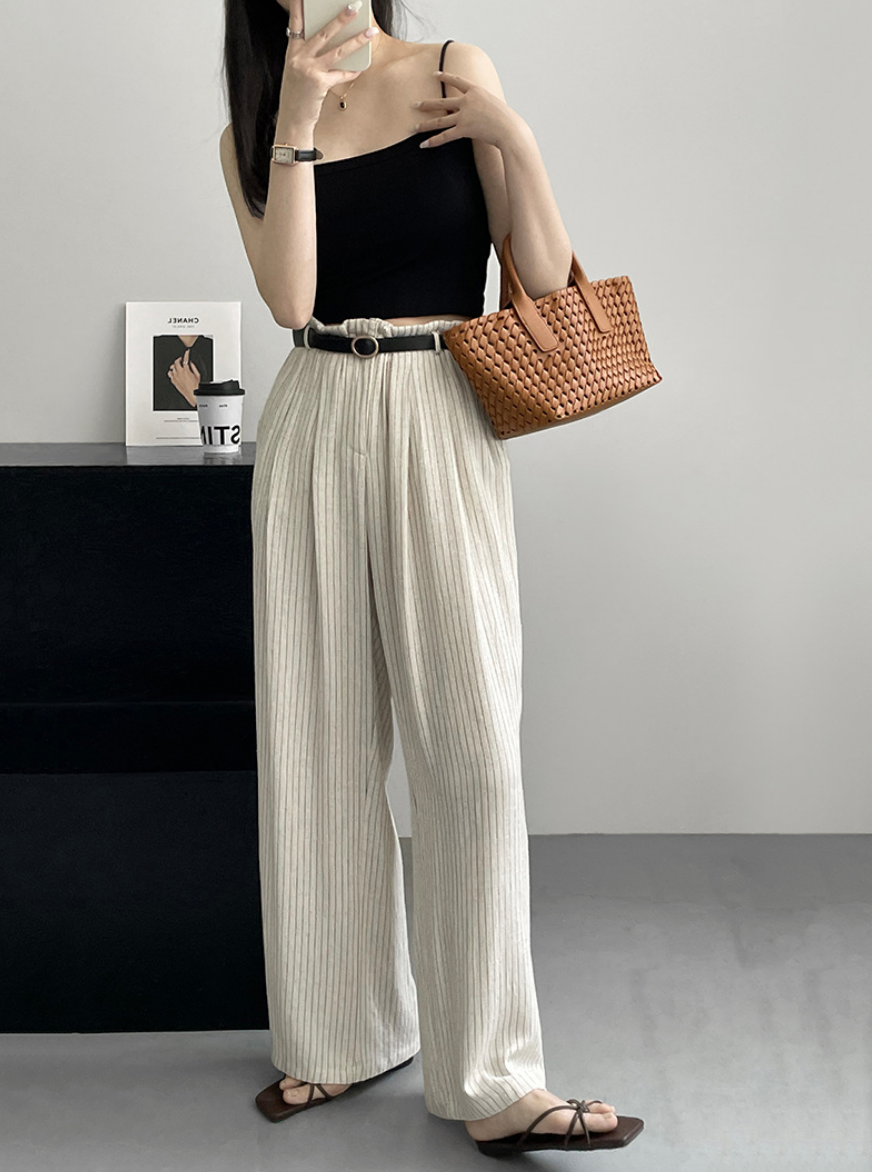 ピンストライプタックワイドパンツ