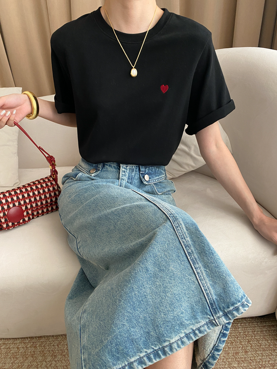 ミニハート刺繍ベーシックTシャツ