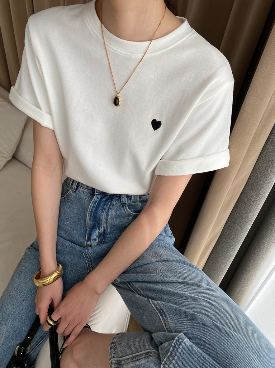 ミニハート刺繍ベーシックTシャツ