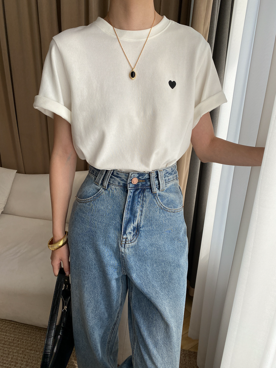 ミニハート刺繍ベーシックTシャツ