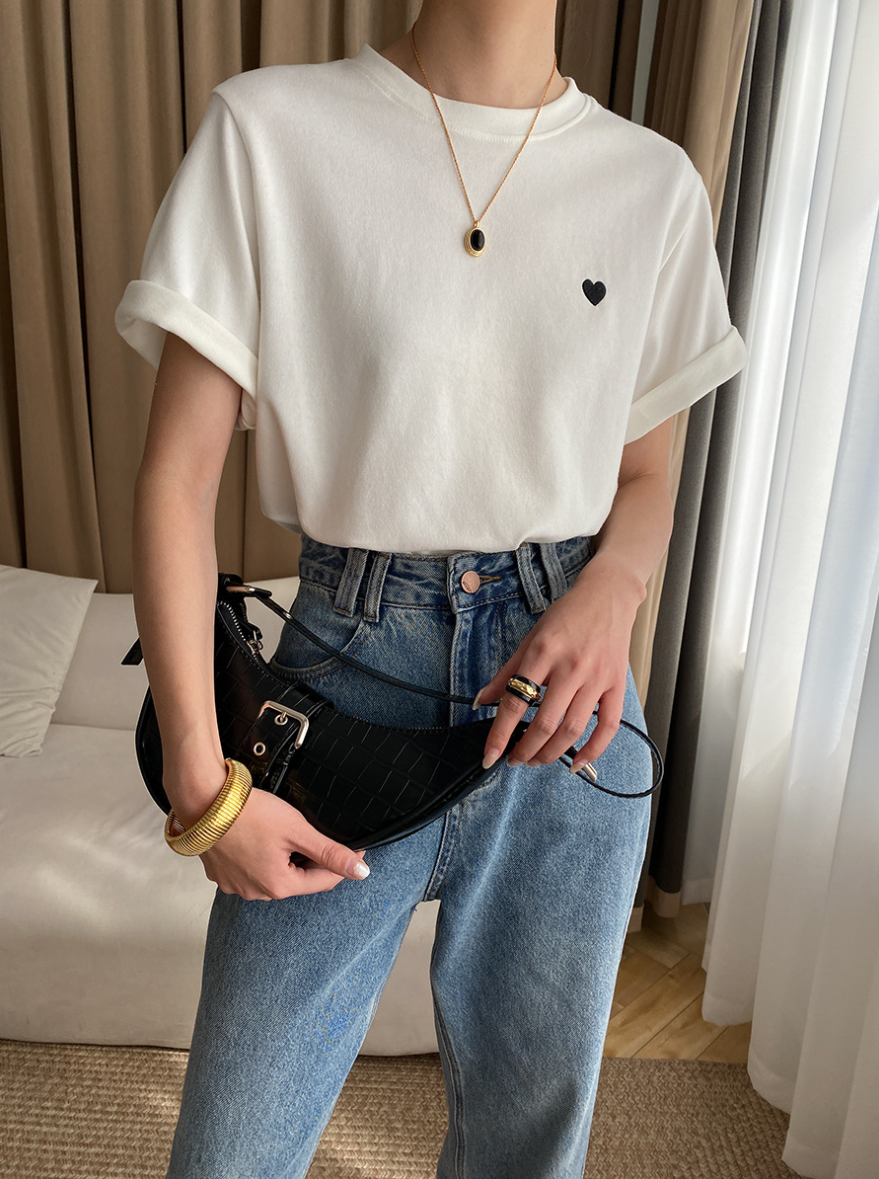 ミニハート刺繍ベーシックTシャツ