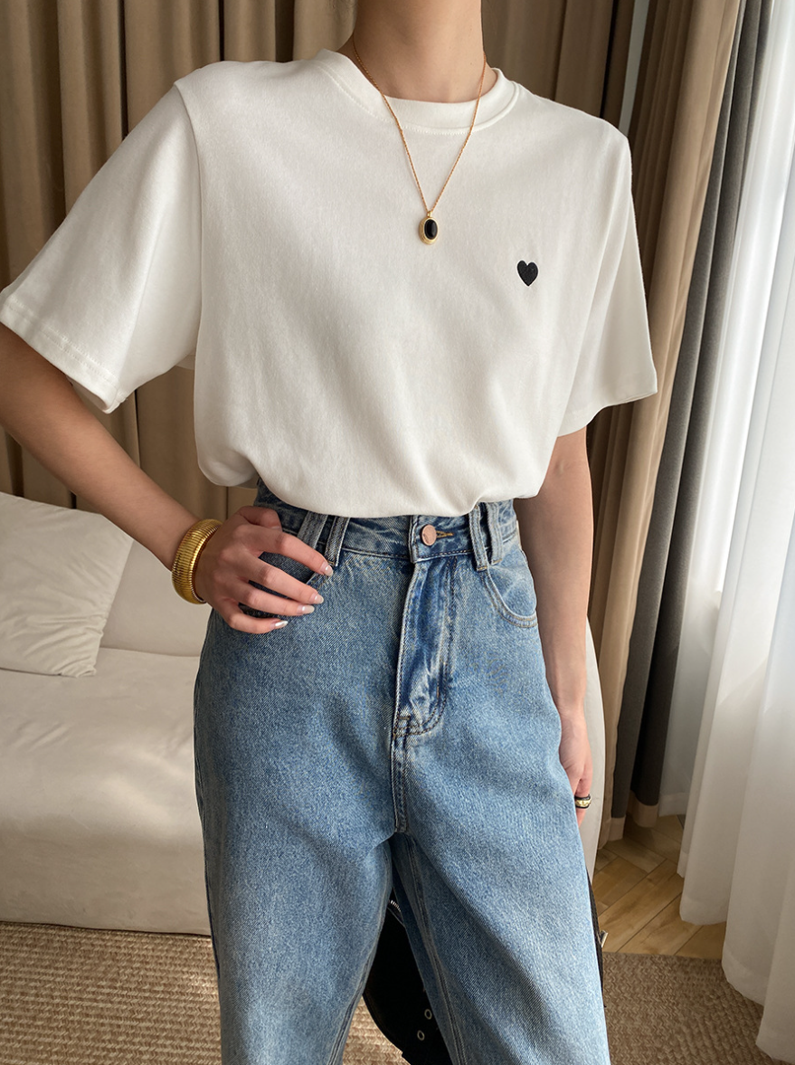 ミニハート刺繍ベーシックTシャツ