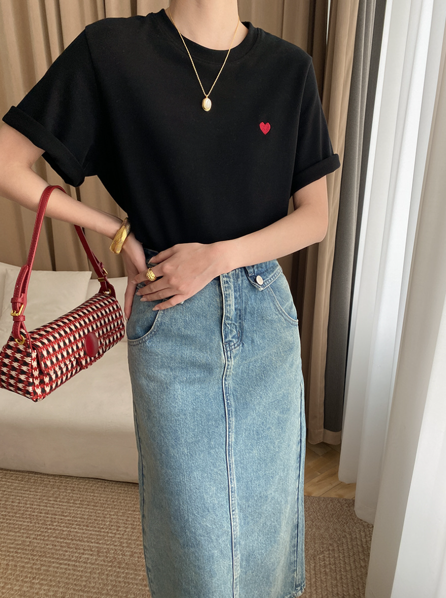 ミニハート刺繍ベーシックTシャツ