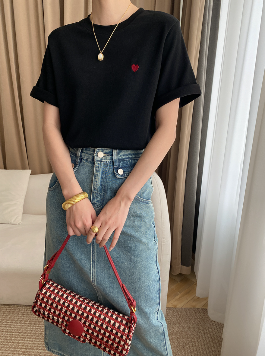ミニハート刺繍ベーシックTシャツ