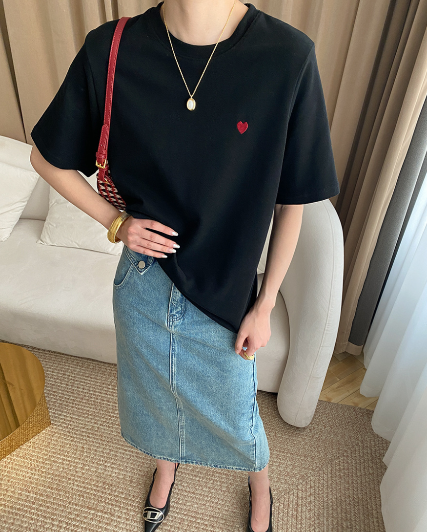 ミニハート刺繍ベーシックTシャツ