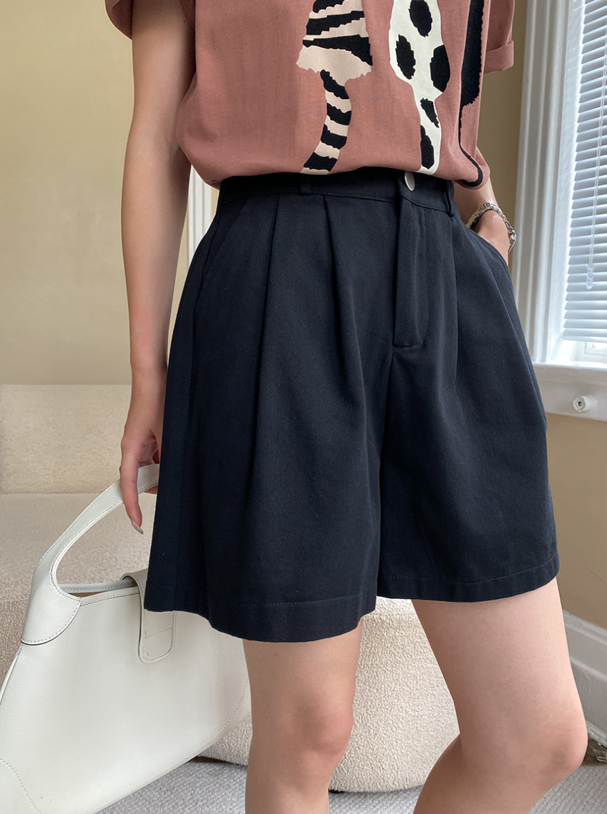 ハイウエストタックショートパンツ
