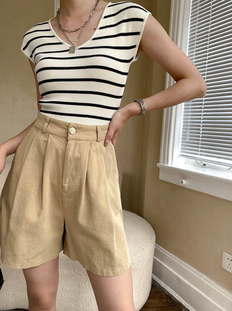 ハイウエストタックショートパンツ