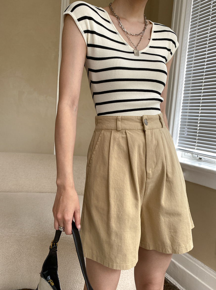 ハイウエストタックショートパンツ