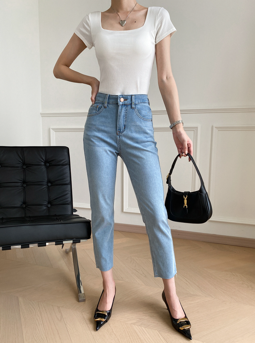 カップ付きスクエアネックリブトップス