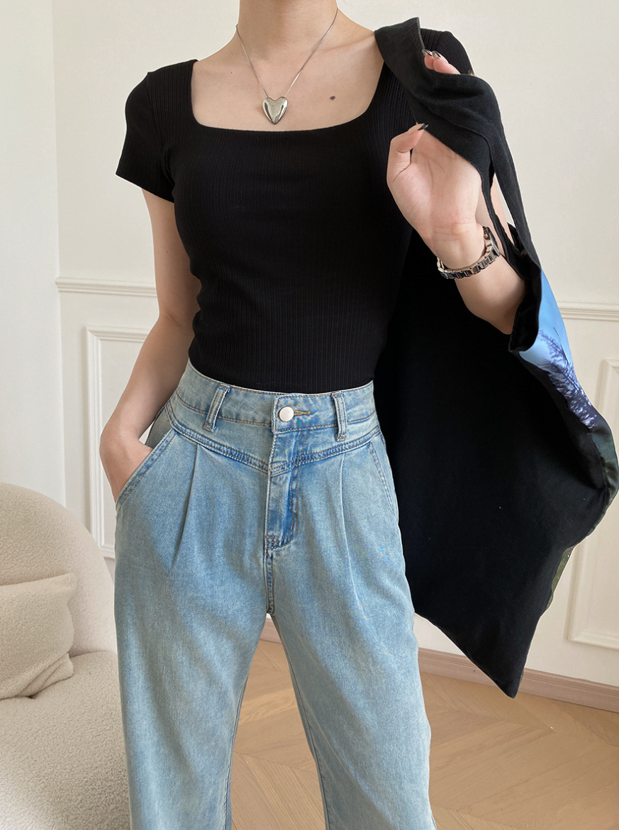 カップ付きスクエアネックリブトップス