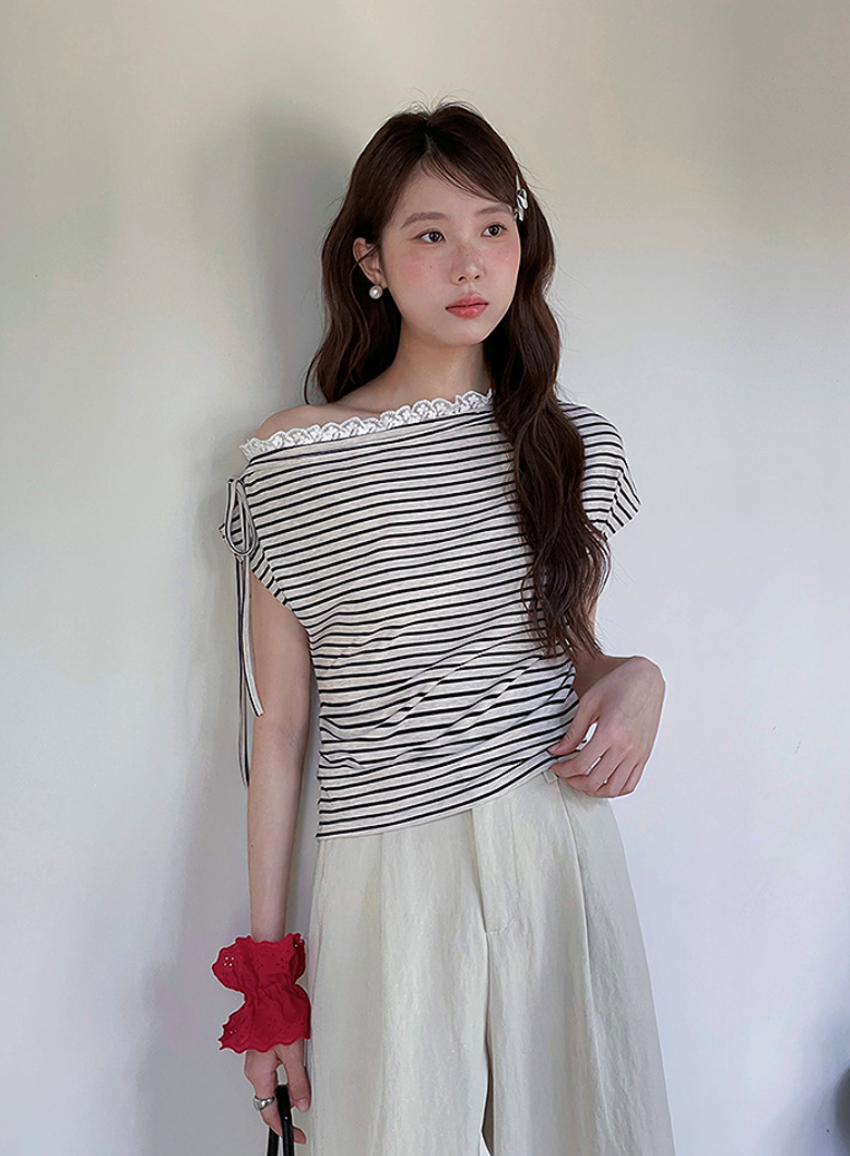 レーストリム オフショルダーTシャツ