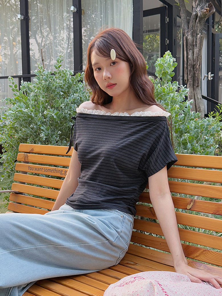 レーストリム オフショルダーTシャツ