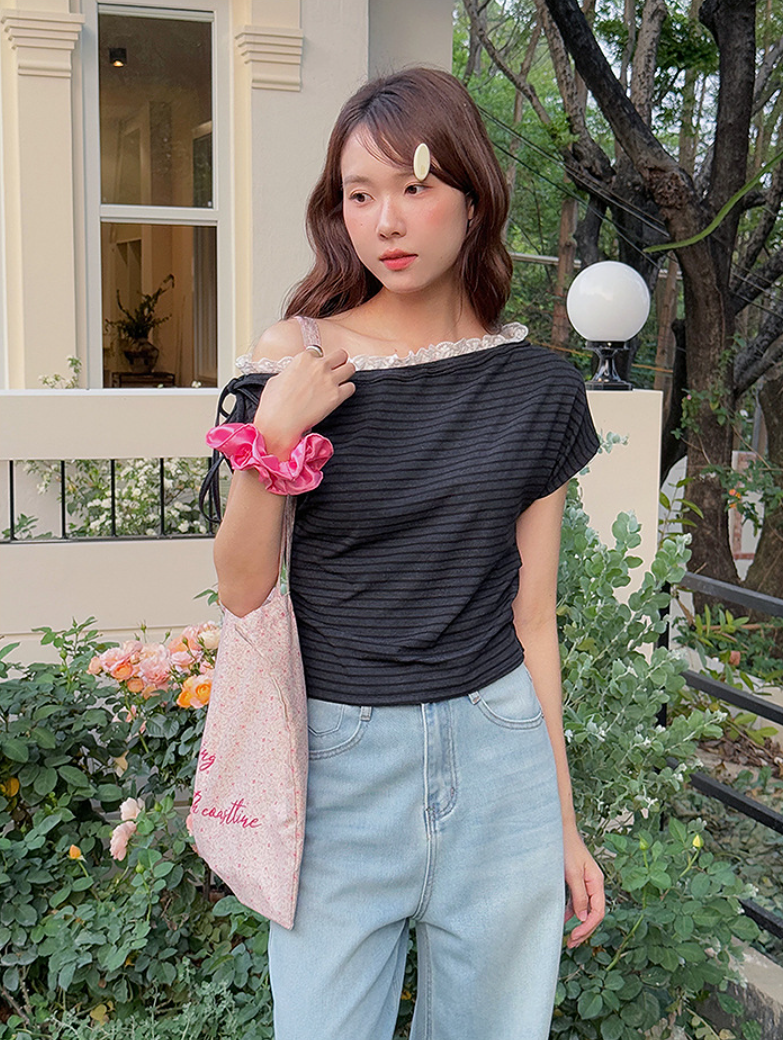 レーストリム オフショルダーTシャツ