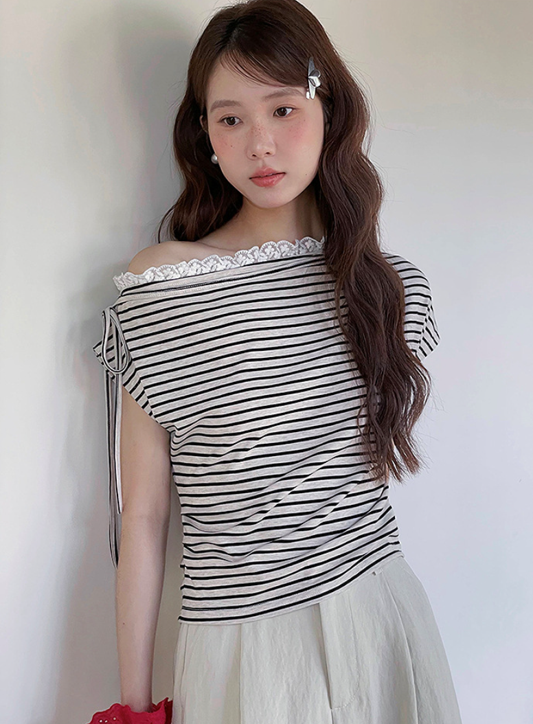 レーストリム オフショルダーTシャツ