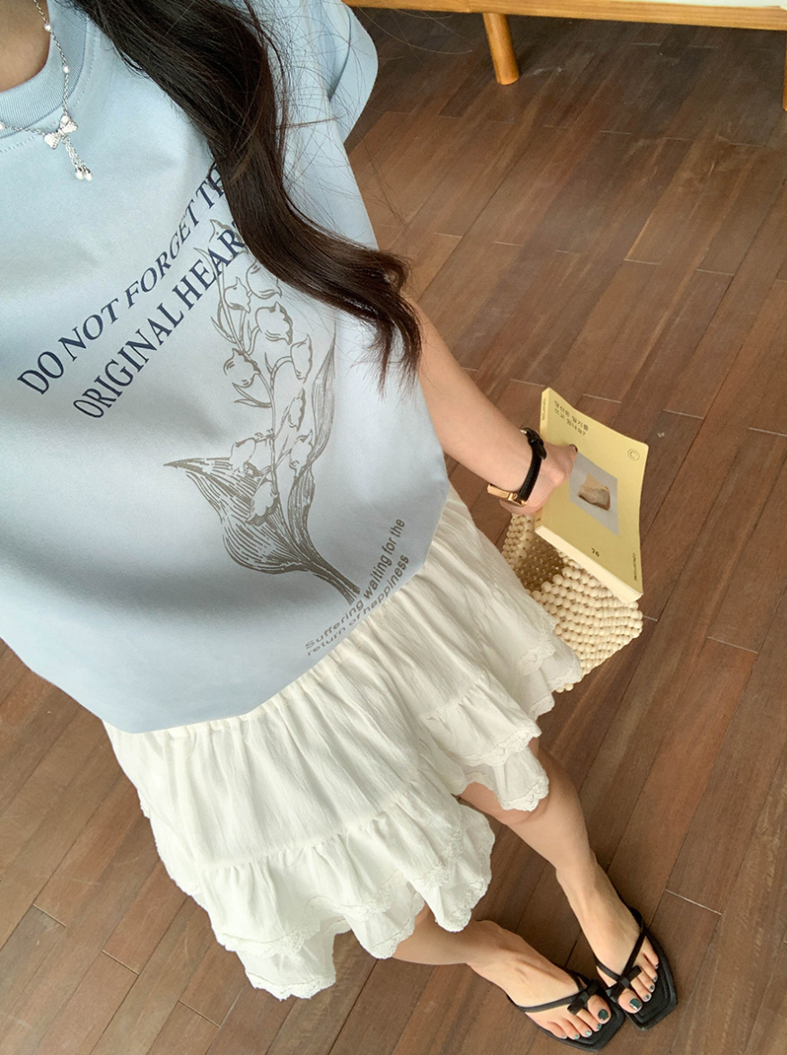 ボタニカルプリントTシャツ