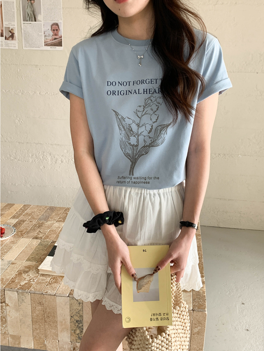 ボタニカルプリントTシャツ