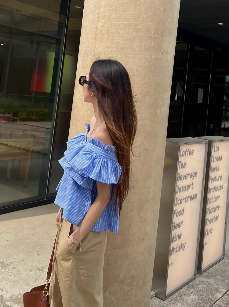 オフショルダーダブルフリルブラウス