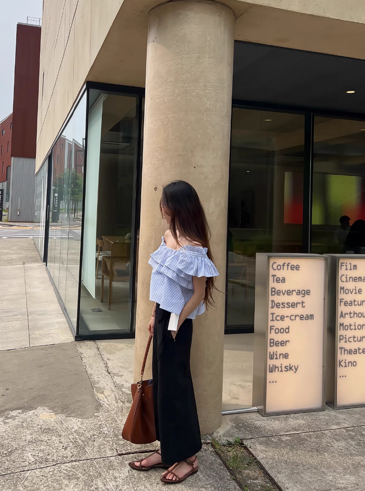 オフショルダーダブルフリルブラウス