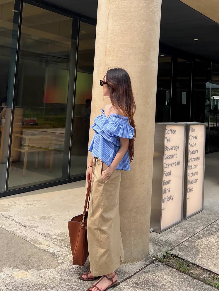 オフショルダーダブルフリルブラウス